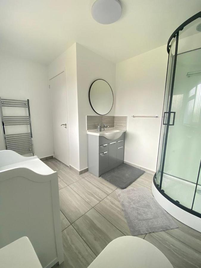 Gatwick Deluxe En-Suite Rooms Horley Zewnętrze zdjęcie